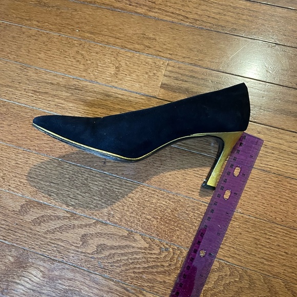 👠 Anne Klein Black Suede 3 inch pumps, Size 7M - Picture 4 of 4